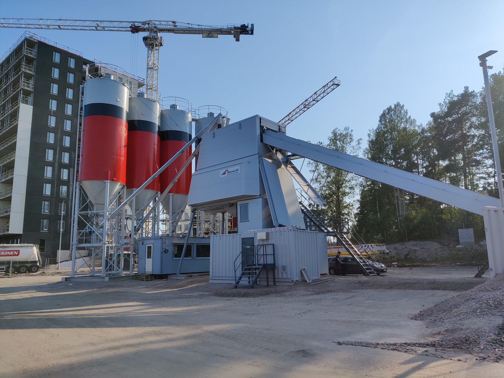 Tecwill-cobra-super-mobile-concrete-mixing-plant-fast-installation_2