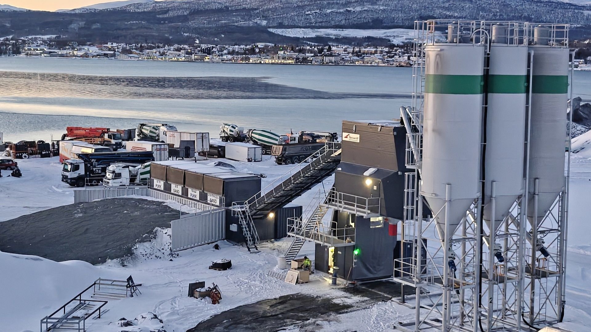 Tecwill_Cobra_C120_Portable_Concrete_Plant_for-wind-park-project