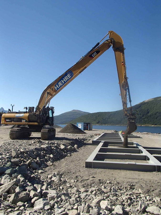 Gründung - Fundamentarbeiten für die Montage einer mobilen Betonmischanlage auf Stahlrahmen